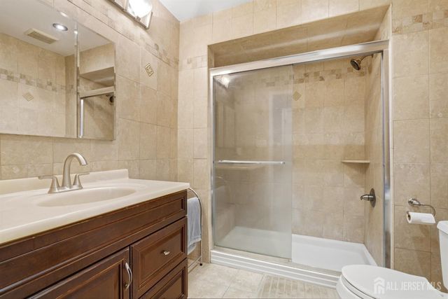 38 Carriage Place, Edison, NJ 08820