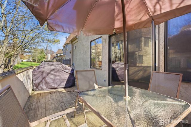 38 Carriage Place, Edison, NJ 08820