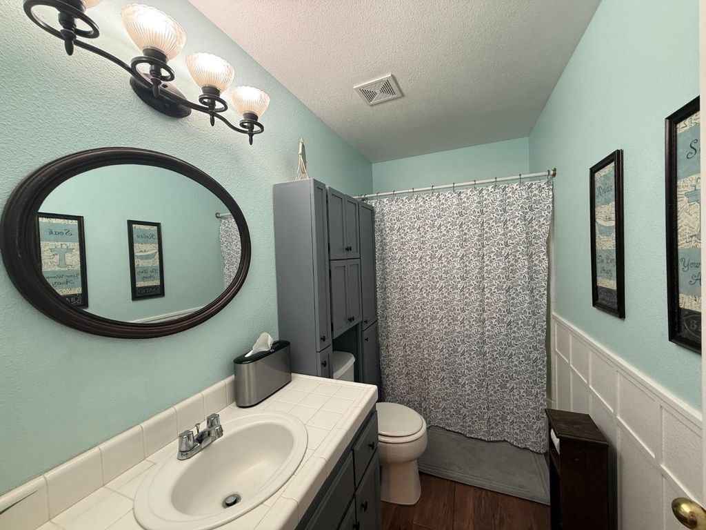 Image 12 of property listing at 14312 W B Street, Kerman, CA 93630