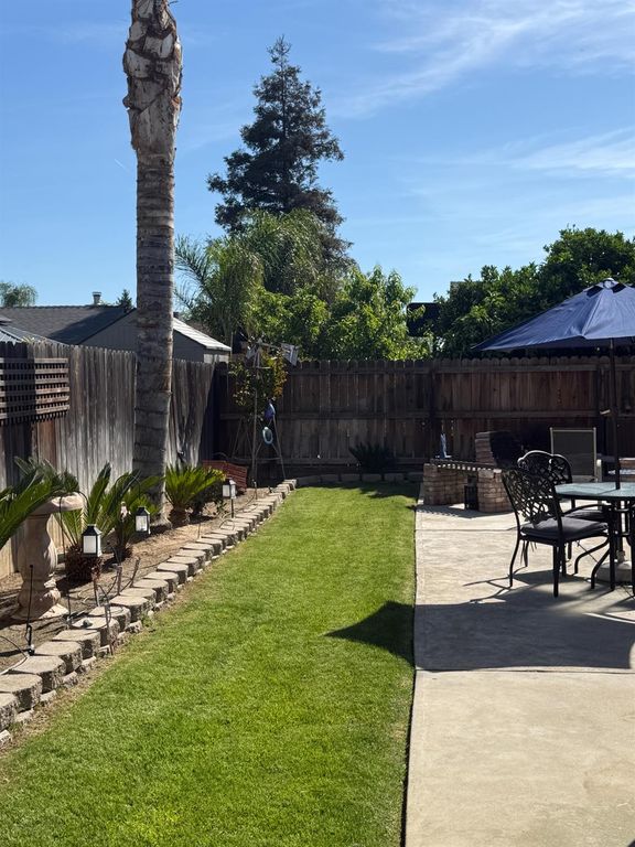 Image 22 of property listing at 14312 W B Street, Kerman, CA 93630