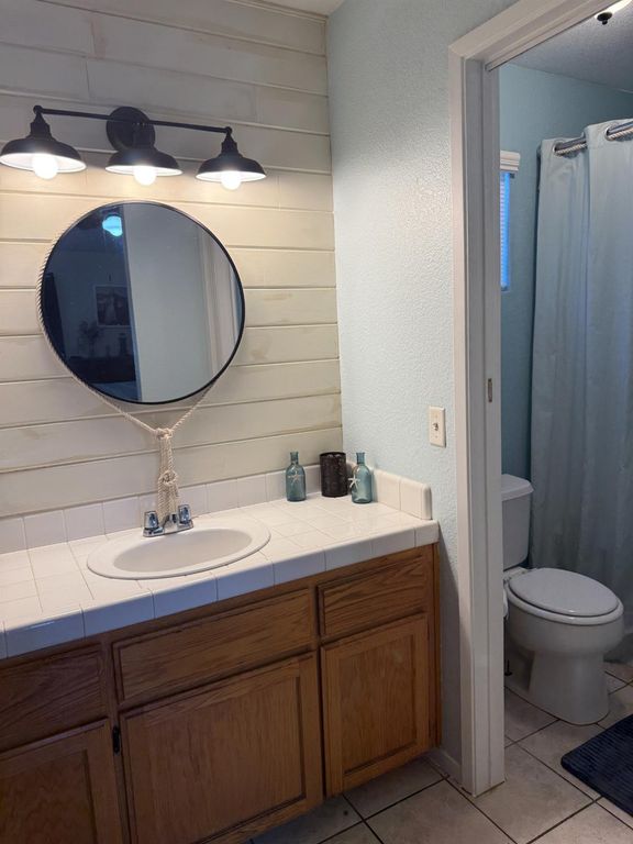 Image 9 of property listing at 14312 W B Street, Kerman, CA 93630