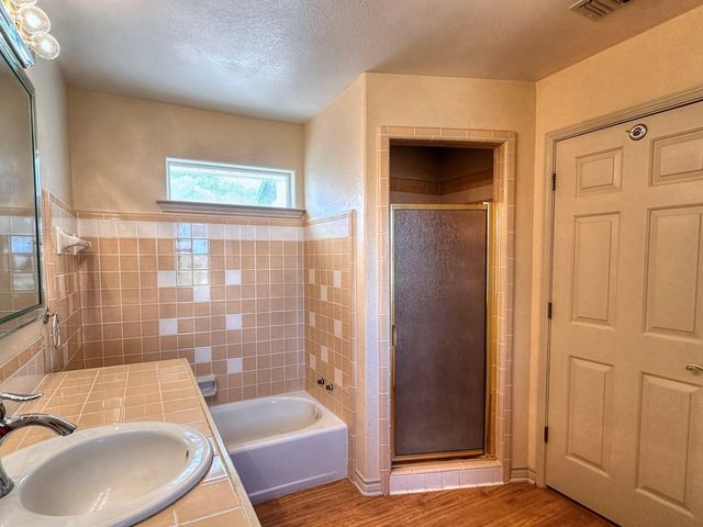 1208 Cypress Creek Rd, Kerrville, TX 78028