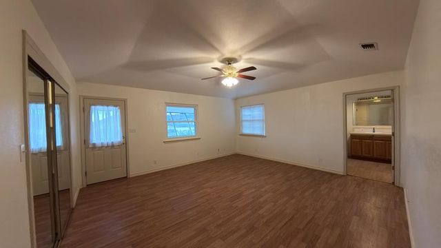 1208 Cypress Creek Rd, Kerrville, TX 78028