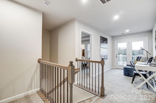 5221 Wyes Oak Lane, Charlotte, NC 28269