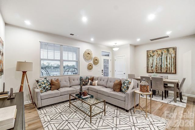 5221 Wyes Oak Lane, Charlotte, NC 28269