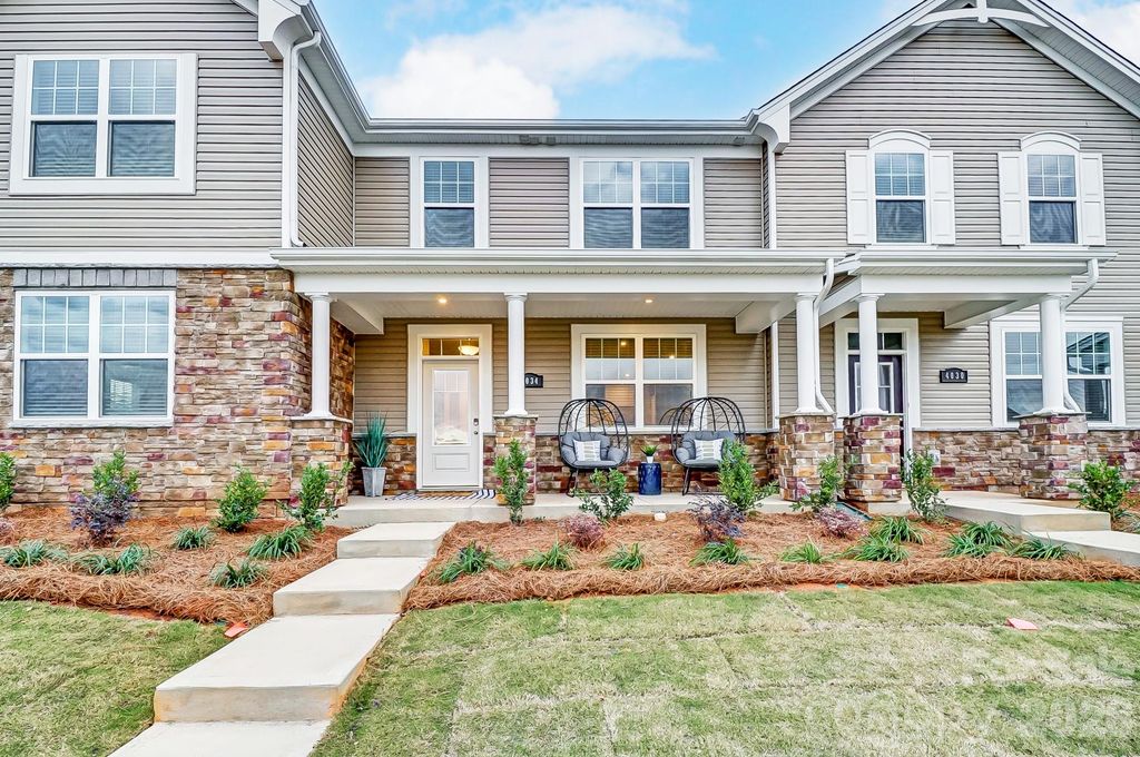 5221 Wyes Oak Lane, Charlotte, NC 28269