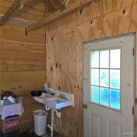 9647 E Barat Rd., Mount Vernon, IL 62864