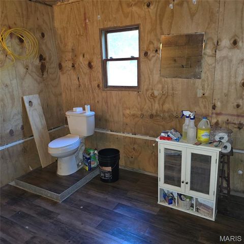 9647 E Barat Rd., Mount Vernon, IL 62864