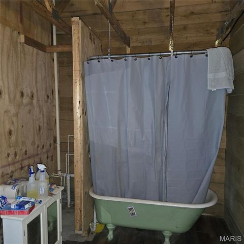 9647 E Barat Rd., Mount Vernon, IL 62864