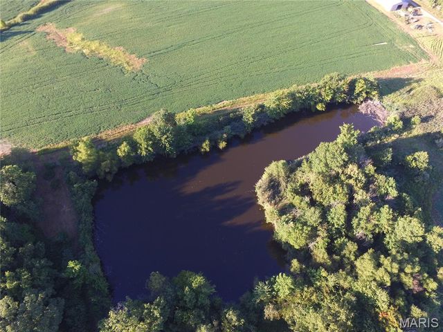 9647 E Barat Rd., Mount Vernon, IL 62864