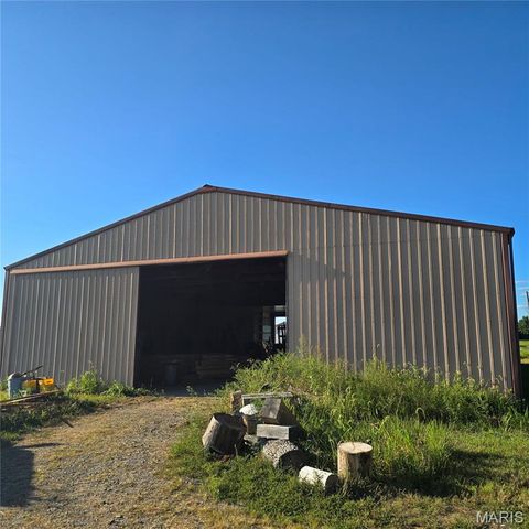 9647 E Barat Rd., Mount Vernon, IL 62864