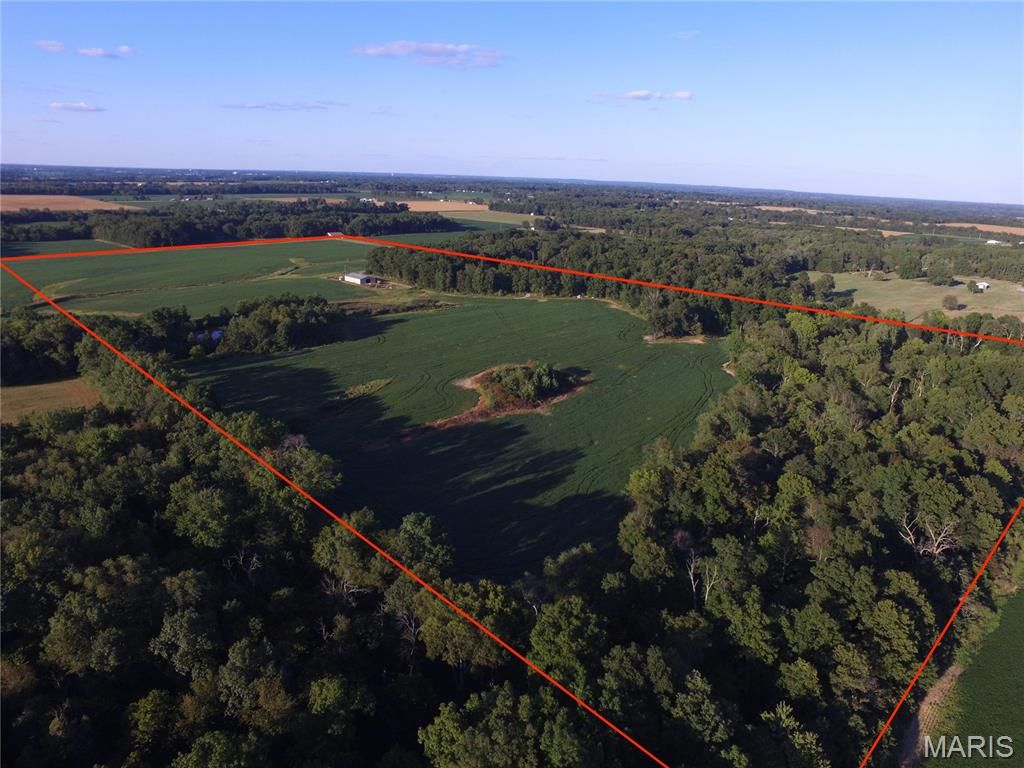 9647 E Barat Rd., Mount Vernon, IL 62864