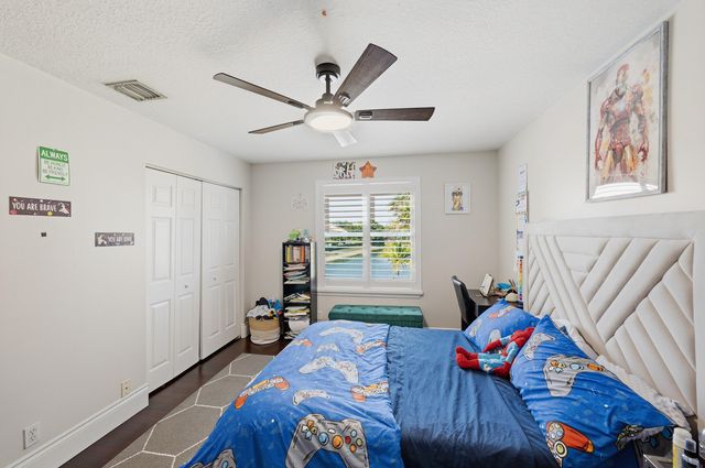 5947 NW 54th Circle, Coral Springs, FL 33067