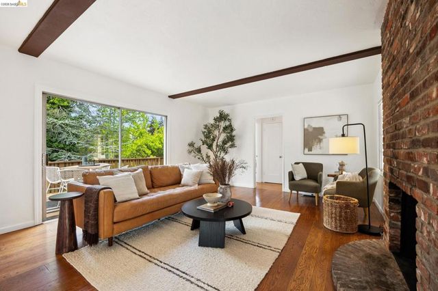 1201 Mountain Blvd, Oakland, CA 94611