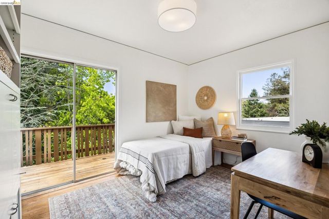 1201 Mountain Blvd, Oakland, CA 94611