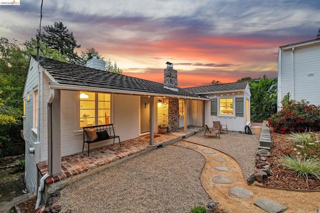 1201 Mountain Blvd, Oakland, CA 94611