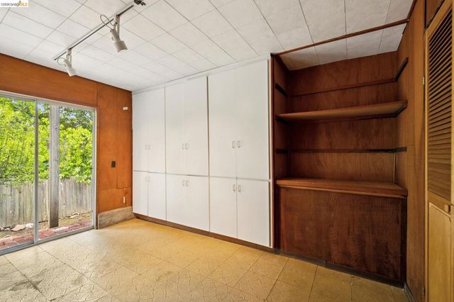 1201 Mountain Blvd, Oakland, CA 94611