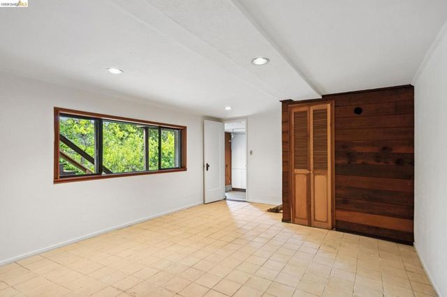 1201 Mountain Blvd, Oakland, CA 94611