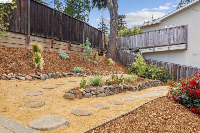 1201 Mountain Blvd, Oakland, CA 94611