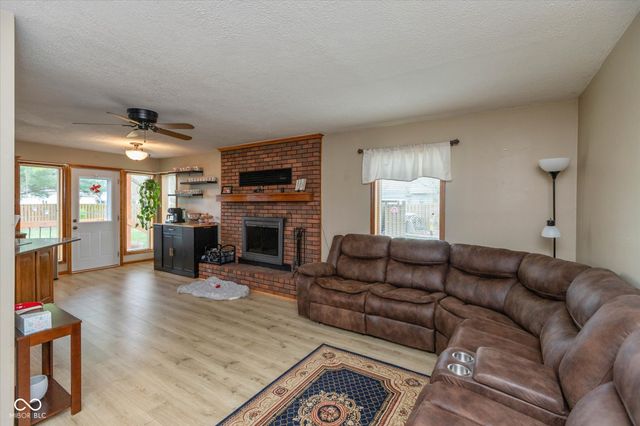 4651 Monterey Drive, Columbus, IN 47203