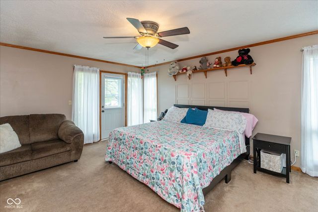 4651 Monterey Drive, Columbus, IN 47203