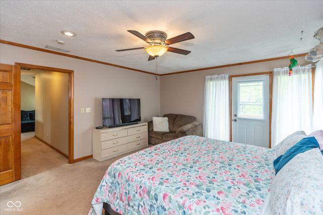 4651 Monterey Drive, Columbus, IN 47203