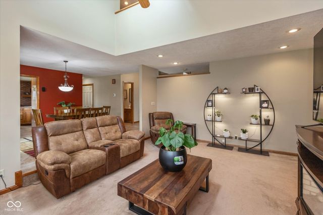 4651 Monterey Drive, Columbus, IN 47203