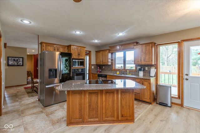 4651 Monterey Drive, Columbus, IN 47203