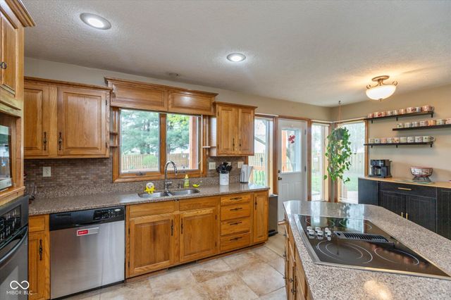 4651 Monterey Drive, Columbus, IN 47203