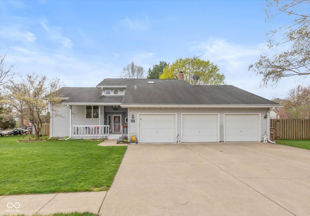 4651 Monterey Drive, Columbus, IN 47203