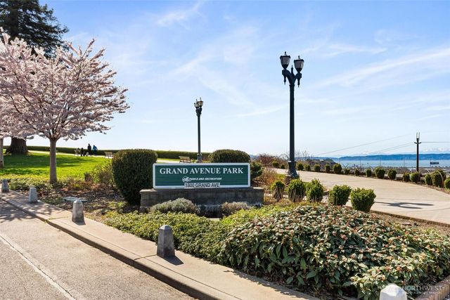 1101 Grand Avenue, Everett, WA 98201