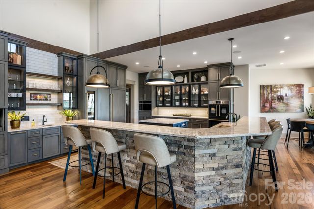 170 Bear View Road, Weaverville, NC 28787
