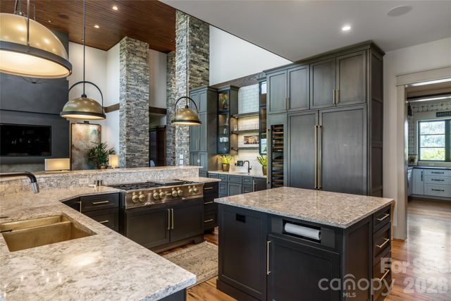 170 Bear View Road, Weaverville, NC 28787