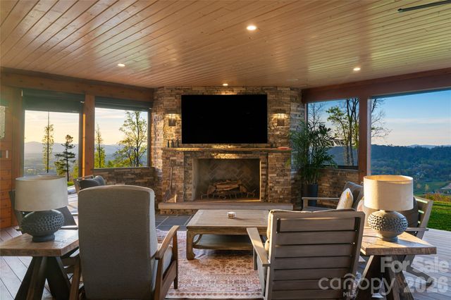 170 Bear View Road, Weaverville, NC 28787