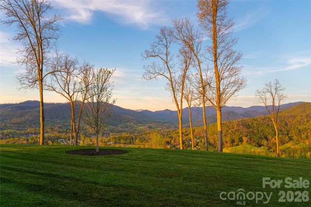 170 Bear View Road, Weaverville, NC 28787