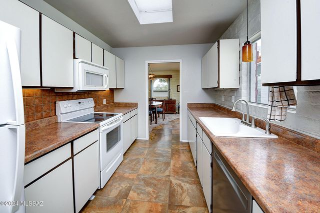 729 W LAS LOMITAS Road, Tucson, AZ 85704