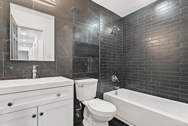 111 Ardmore, San Antonio, TX 78237