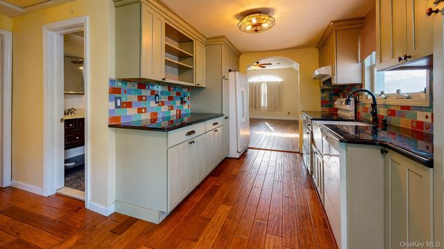 712 Parsonage Street 2, Baldwin Harbor, NY 11510