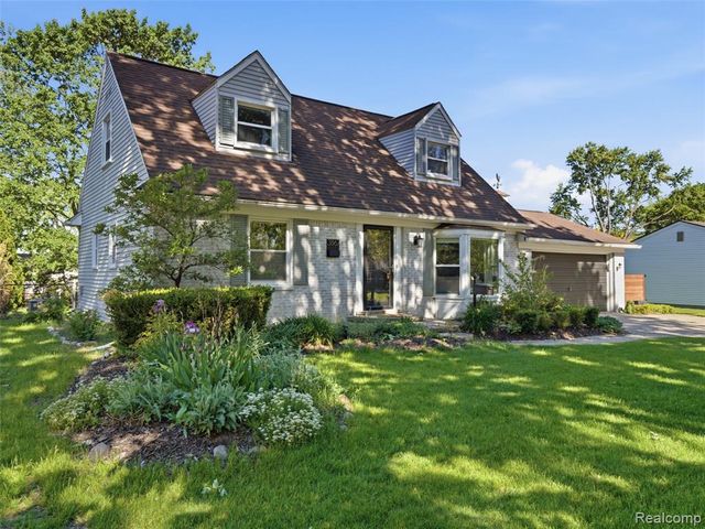 3867 Percy King Road, Waterford, MI 48329