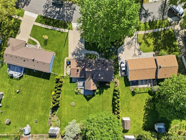 3867 Percy King Road, Waterford, MI 48329
