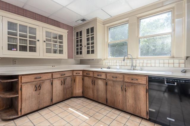 3814 WOODLAND DR, Memphis, TN 38111
