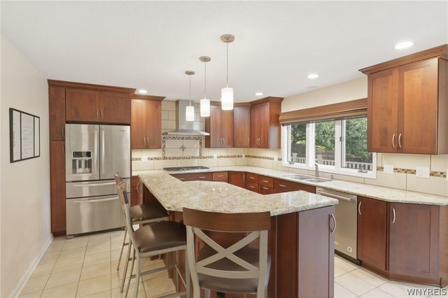 290 Independence Drive, Orchard Park, NY 14127