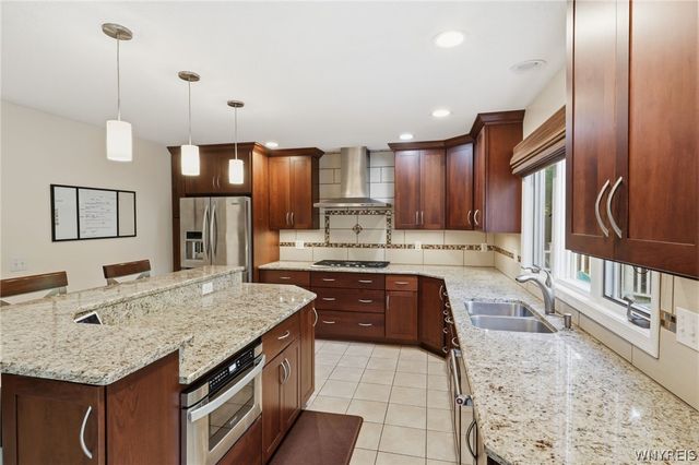 290 Independence Drive, Orchard Park, NY 14127