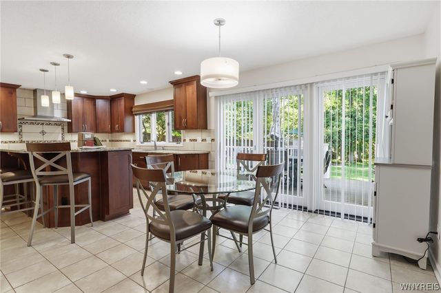 290 Independence Drive, Orchard Park, NY 14127