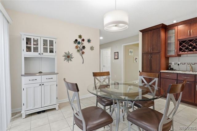 290 Independence Drive, Orchard Park, NY 14127