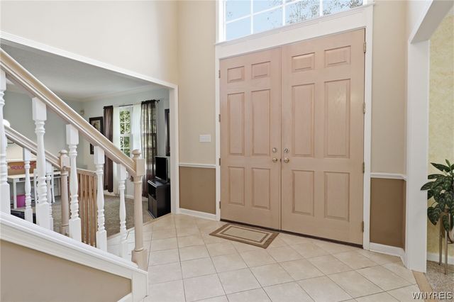 290 Independence Drive, Orchard Park, NY 14127