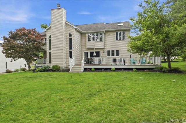290 Independence Drive, Orchard Park, NY 14127