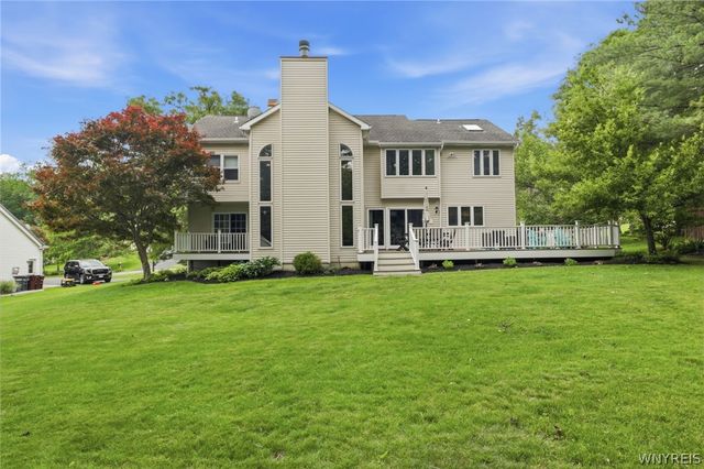 290 Independence Drive, Orchard Park, NY 14127