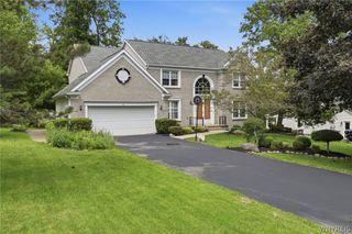 290 Independence Drive, Orchard Park, NY 14127