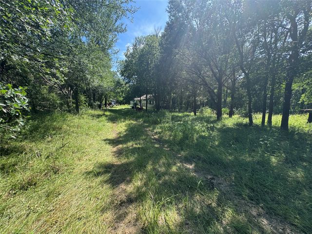 329 S Skyline Court, Cresson, TX 76035